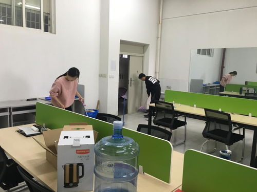 計算機學院扎實開展“學雷鋒”服務月系列活動——電腦噴繪服務走進校園